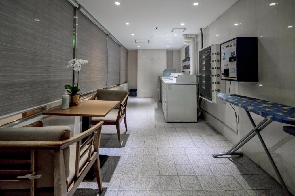 Oriens Hotel & Residences Myeongdong Seoul Exterior foto